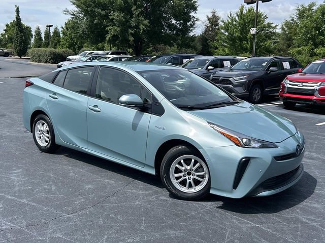 Used 2020 Toyota Prius LE FWD image 2