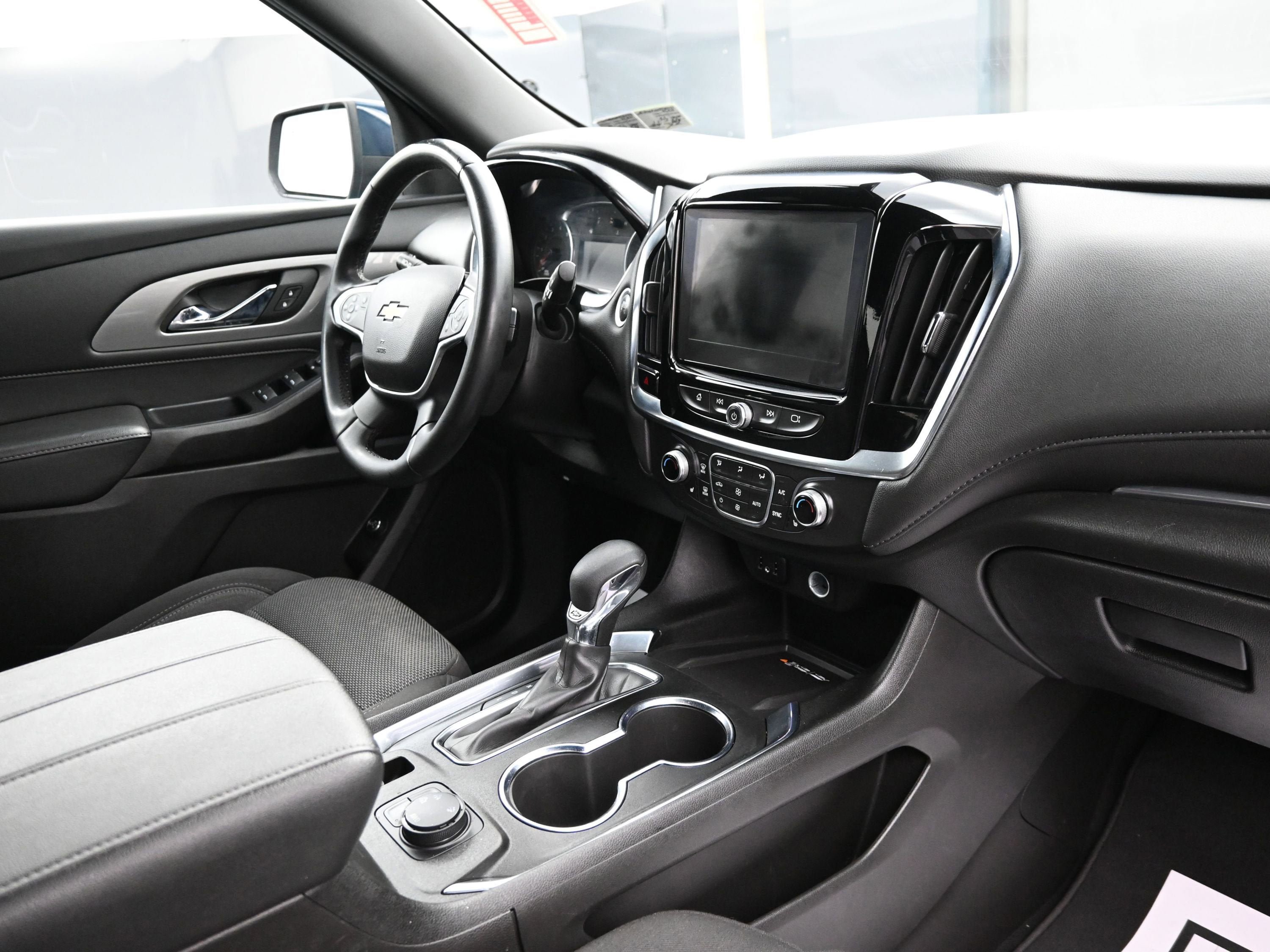 Used 2023 Chevrolet Traverse LT image 33