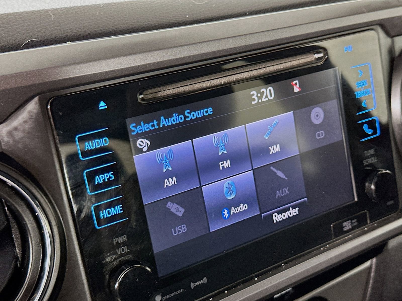 Used 2018 Toyota Tacoma TRD Sport AWD/4WD image 15