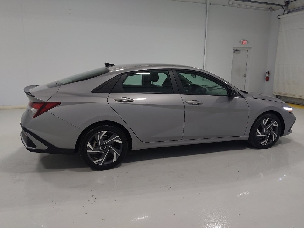 Used 2025 Hyundai Elantra Sport FWD image 10
