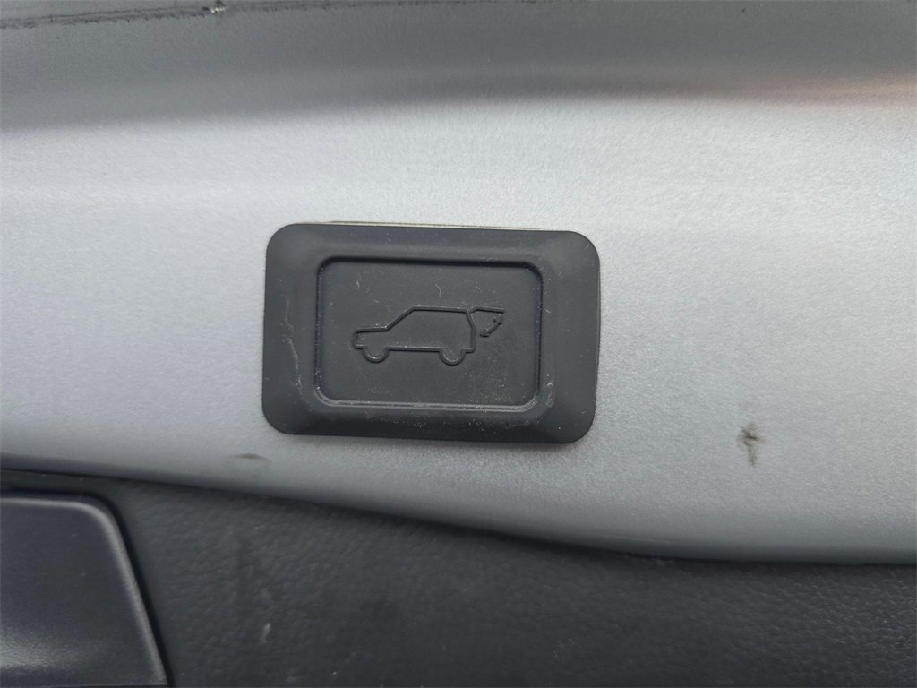 Used 2025 Toyota RAV4 XLE w/ Convenience Package image 7