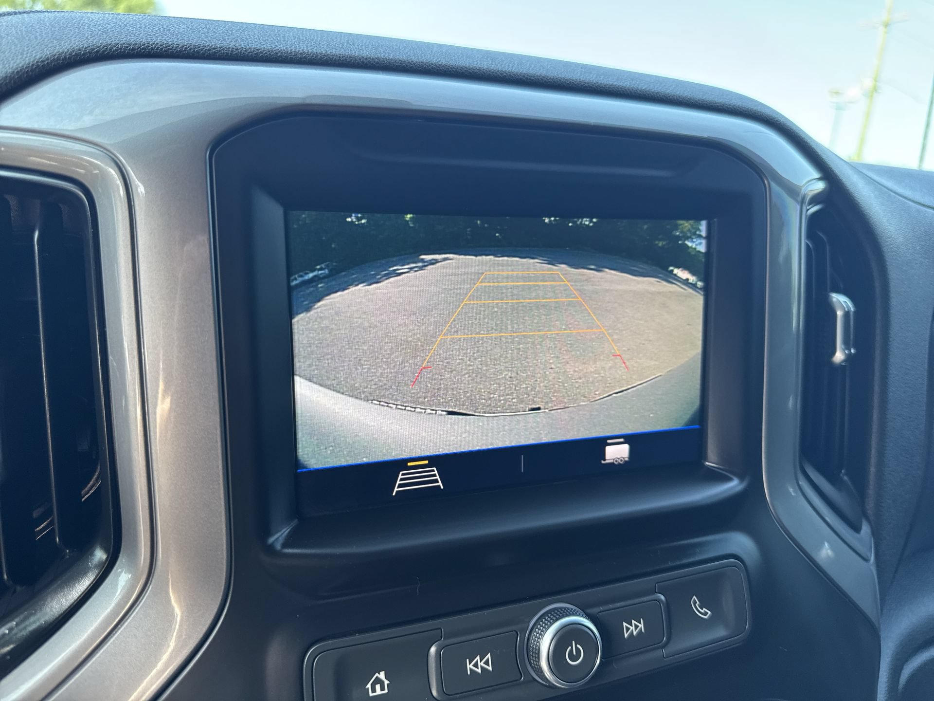 Used 2020 Chevrolet Silverado 1500 Custom w/ Custom Value Package AWD/4WD image 22