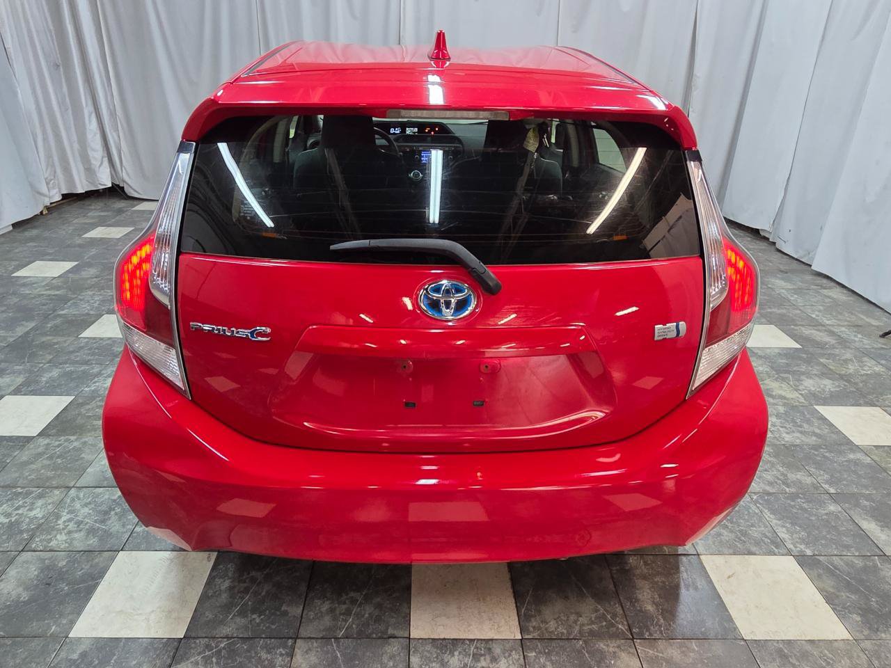 Used 2015 Toyota Prius C One FWD image 4