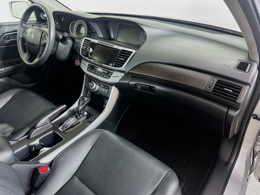 Used 2015 Honda Accord Touring image 32