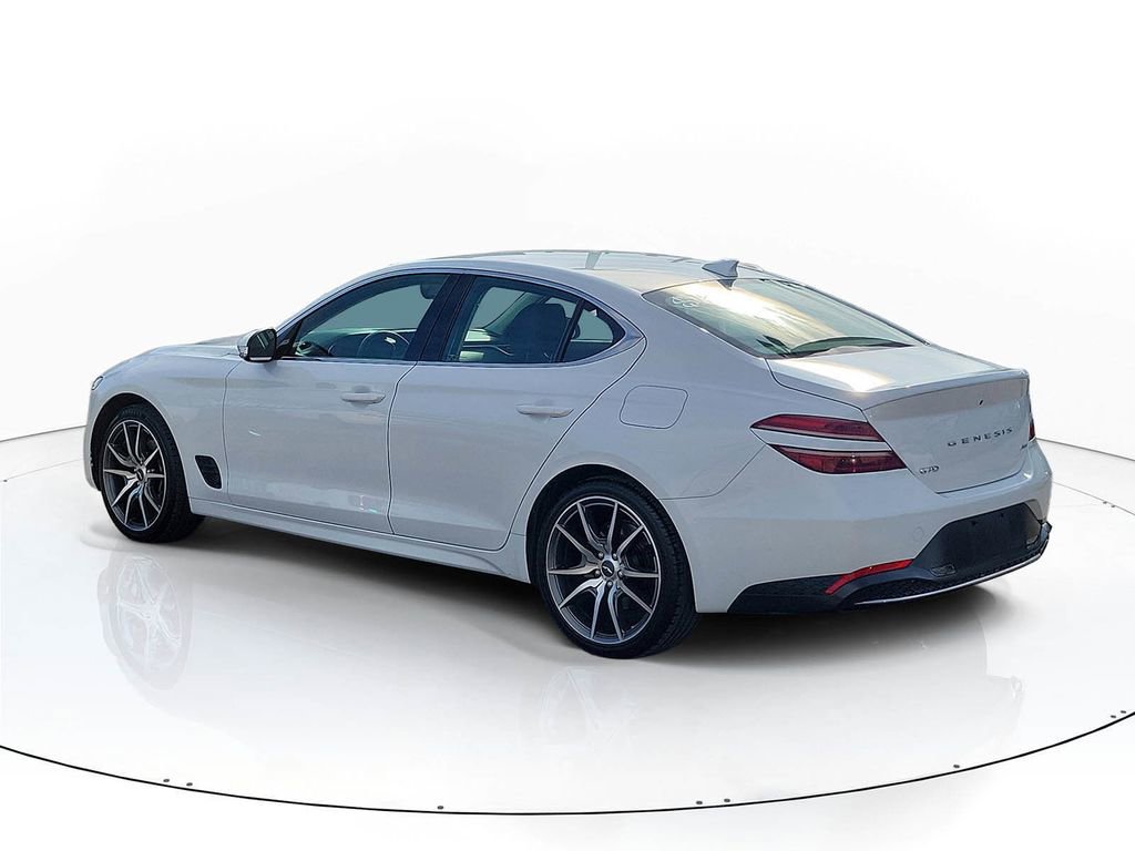 Used 2023 Genesis G70 2.0T image 3