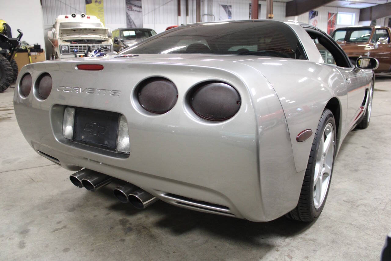 Used 2001 Chevrolet Corvette Coupe w/ Preferred Equipment Group2 RWD image 6