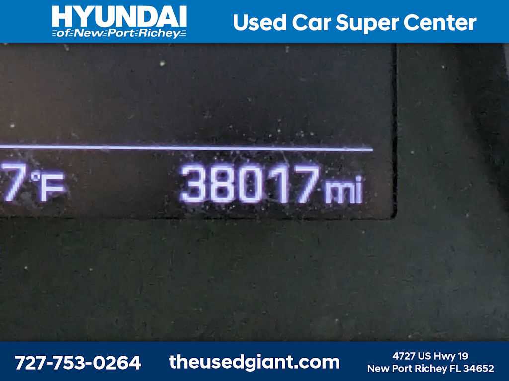 Used 2017 Hyundai Elantra Limited FWD image 32