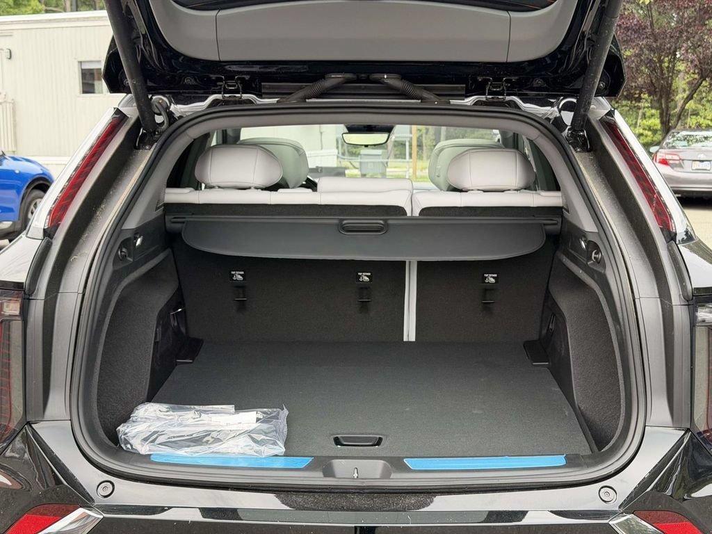 New 2026 Cadillac Optiq V AWD/4WD image 12