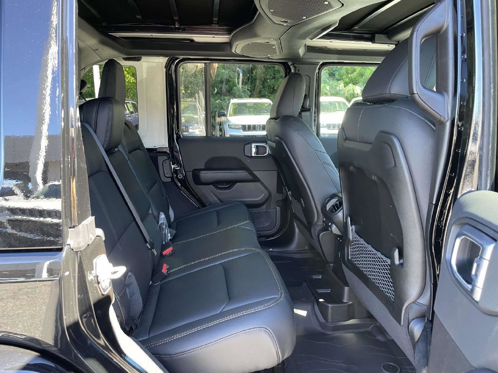 New 2027 Jeep Wrangler Unlimited Sahara AWD/4WD image 18