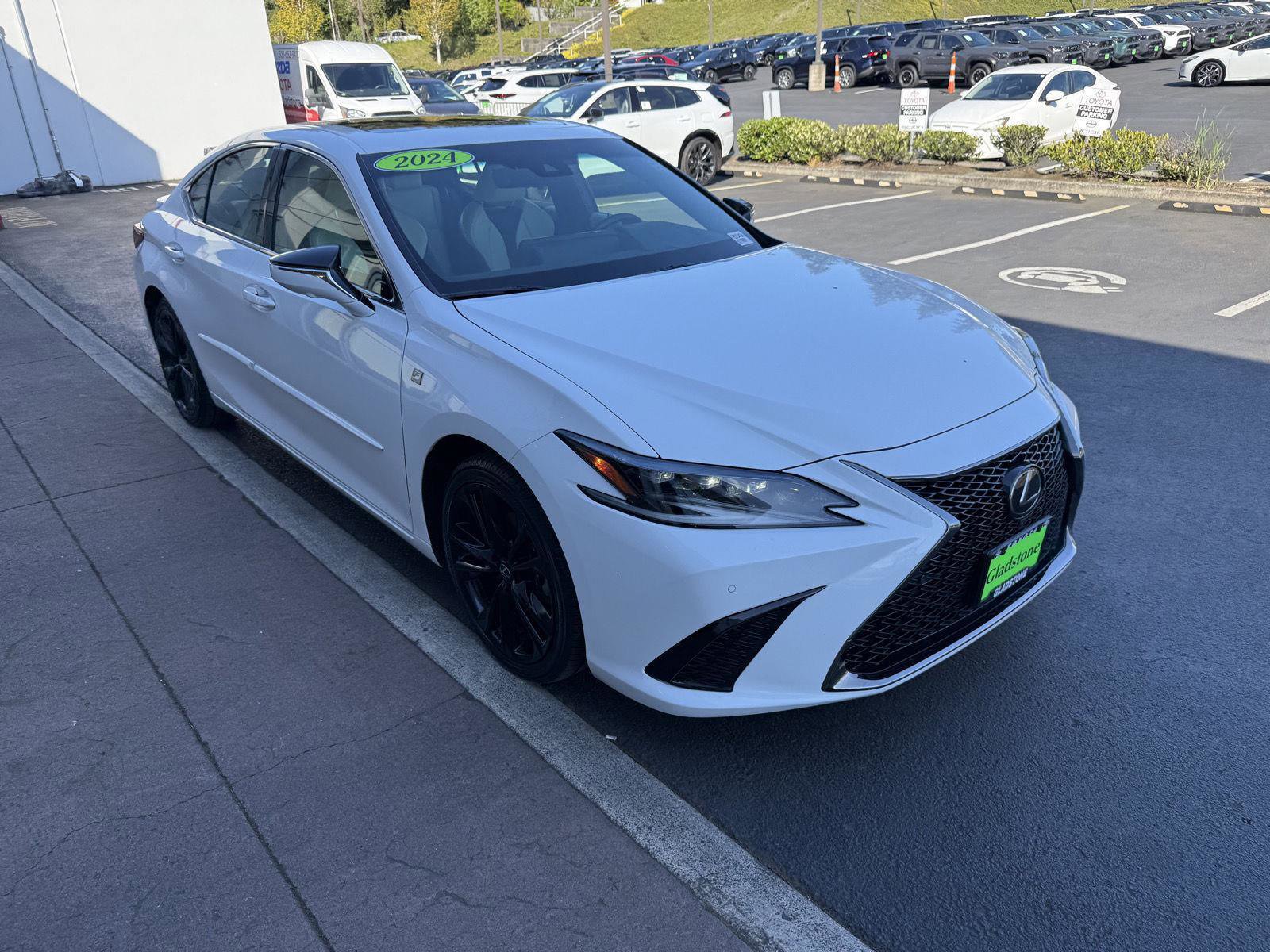 Used 2024 Lexus ES 300h F Sport FWD image 7