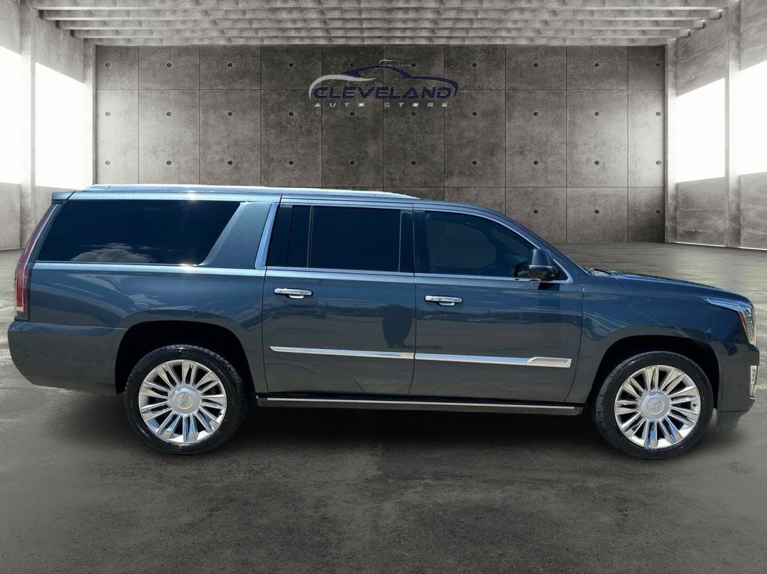 Used 2019 Cadillac Escalade ESV Platinum AWD/4WD image 2