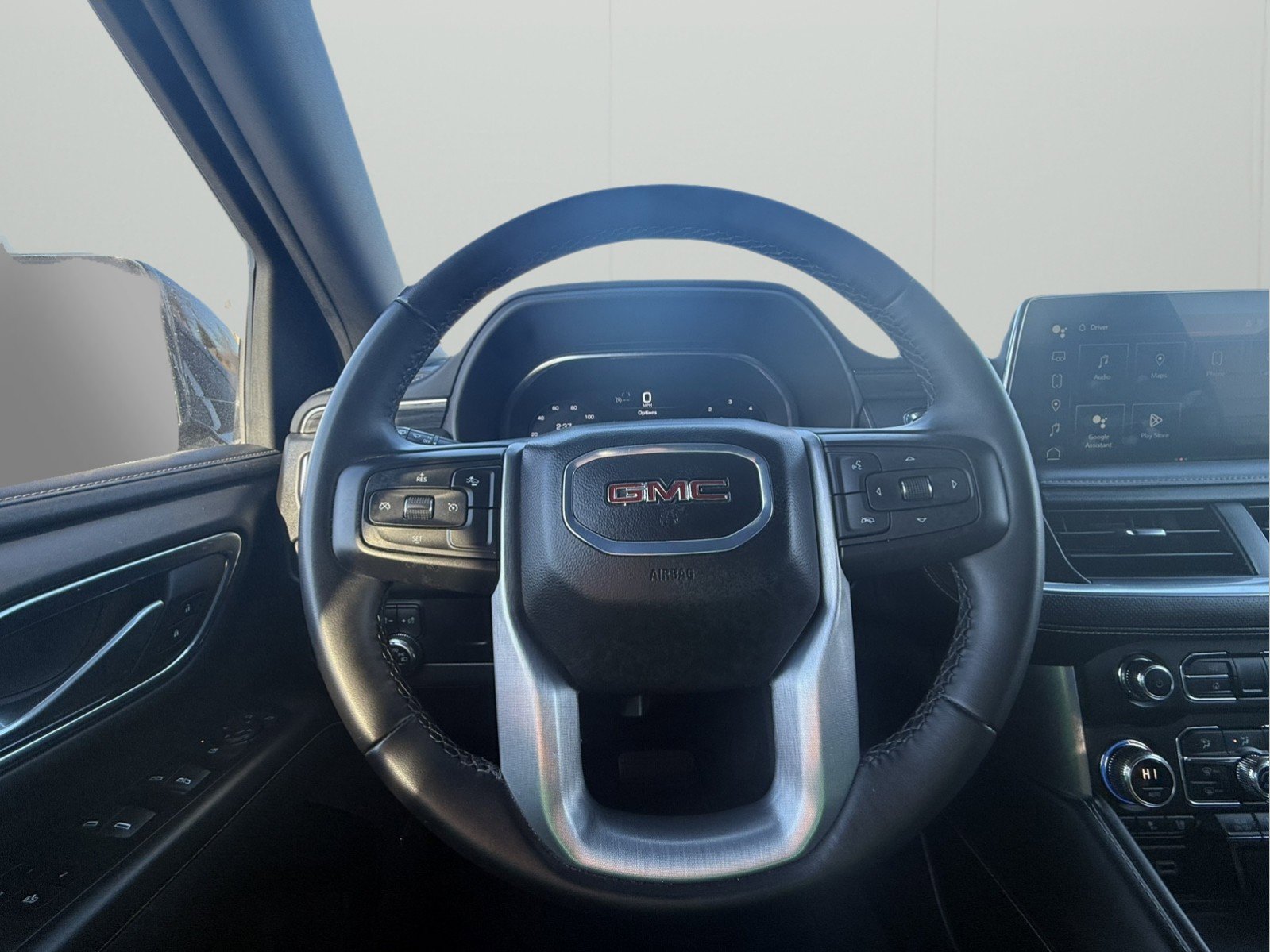 Used 2024 GMC Yukon SLT image 20