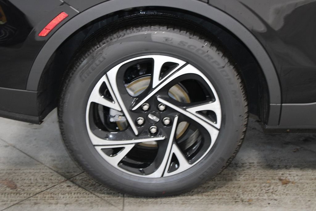 New 2026 Lincoln Nautilus Premier w/ Jet Appearance Package AWD/4WD image 13