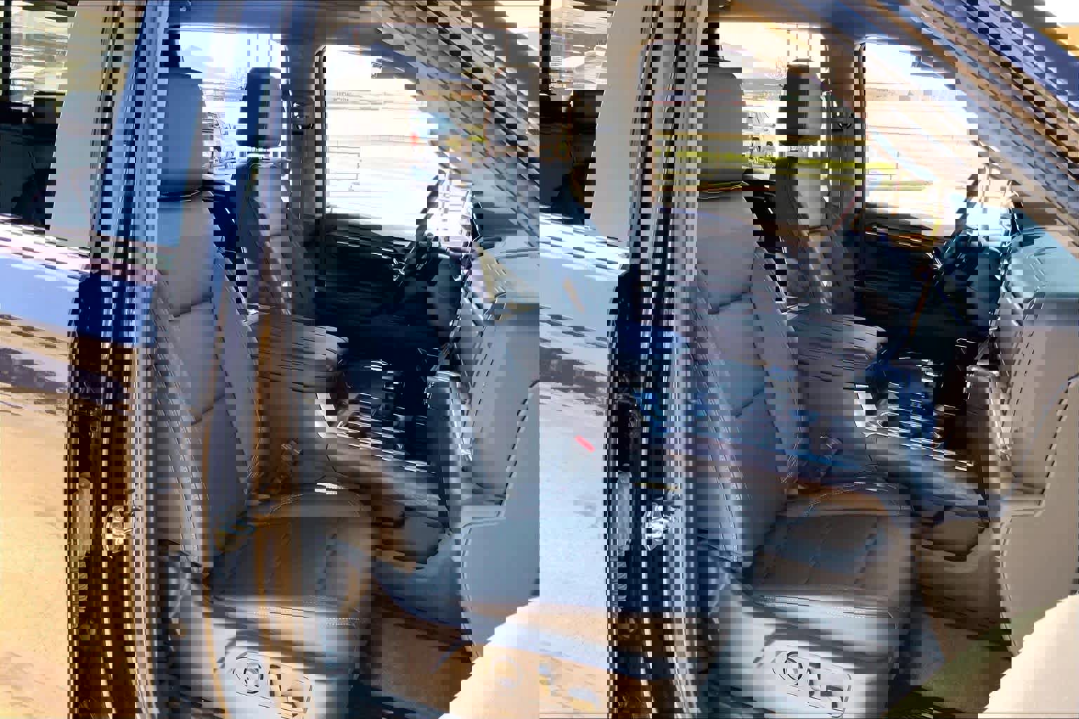 Certified 2024 GMC Sierra 1500 SLT image 9