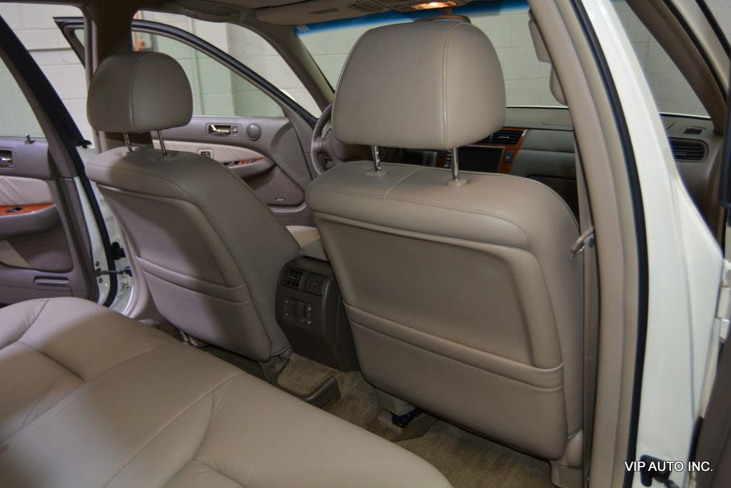 Used 2004 Acura RL image 19