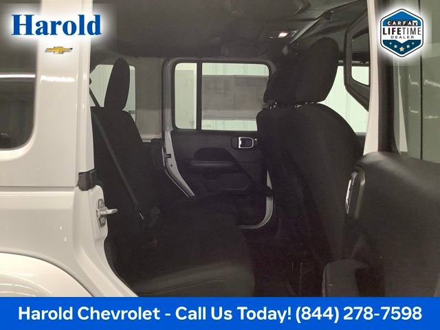 Used 2018 Jeep Wrangler Unlimited Sahara w/ Cold Weather Group image 9