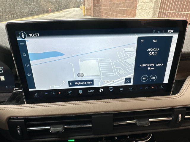 Used 2023 Lincoln Corsair Reserve w/ Equipment Group 201A image 16