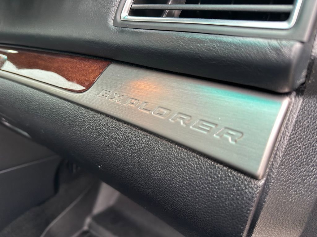 Used 2016 Ford Explorer Platinum image 51