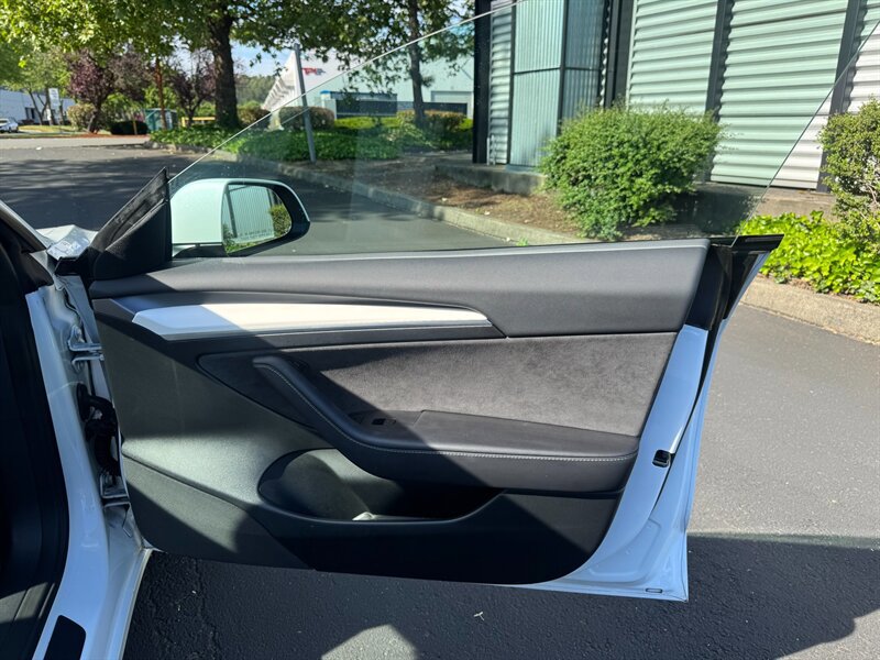 Used 2023 Tesla Model 3 Standard Range RWD image 25