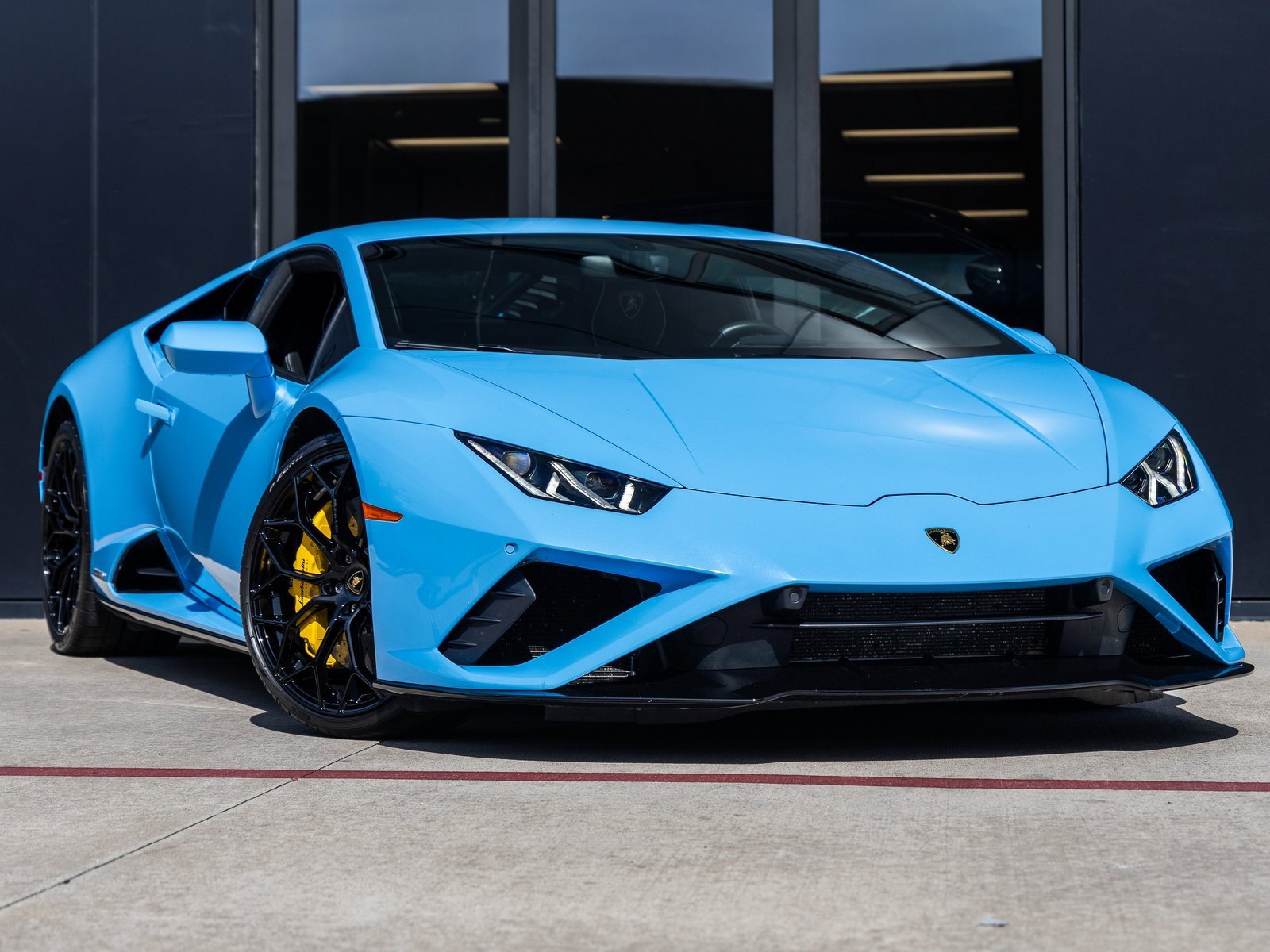 Used 2023 Lamborghini Huracan EVO image 2