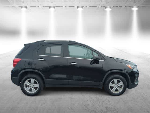 Used 2019 Chevrolet Trax LT w/ LT Convenience Package AWD/4WD image 9