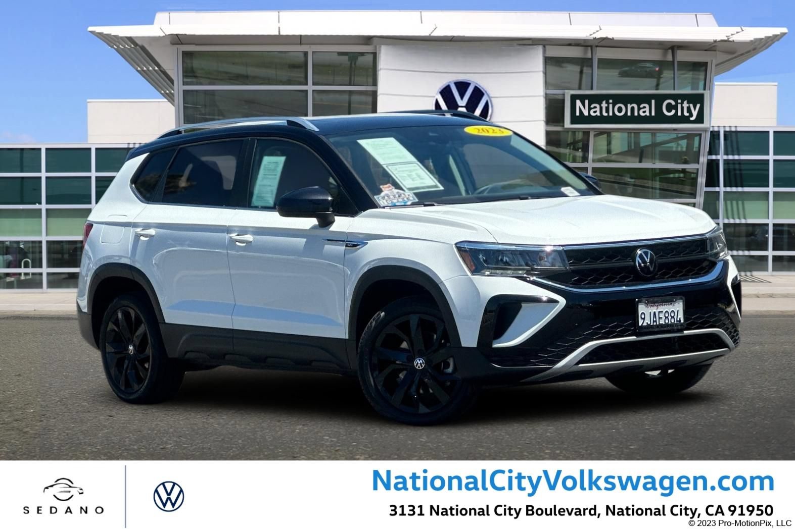 Used 2023 Volkswagen Taos SE w/ Panoramic Sunroof Package