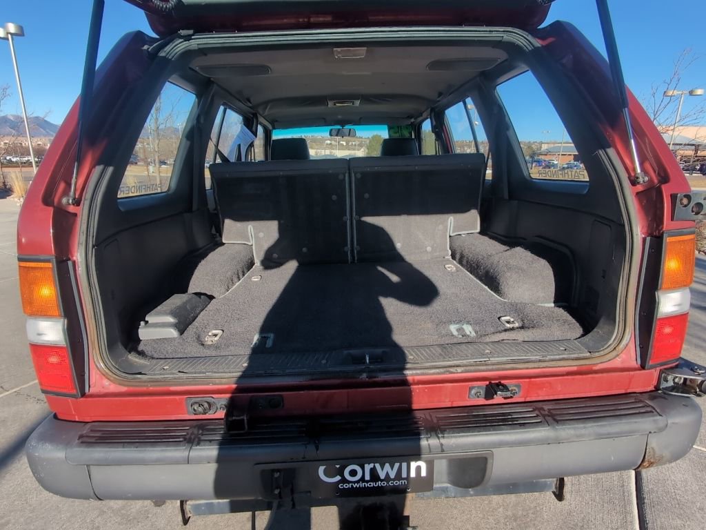 Used 1995 Nissan Pathfinder LE image 24