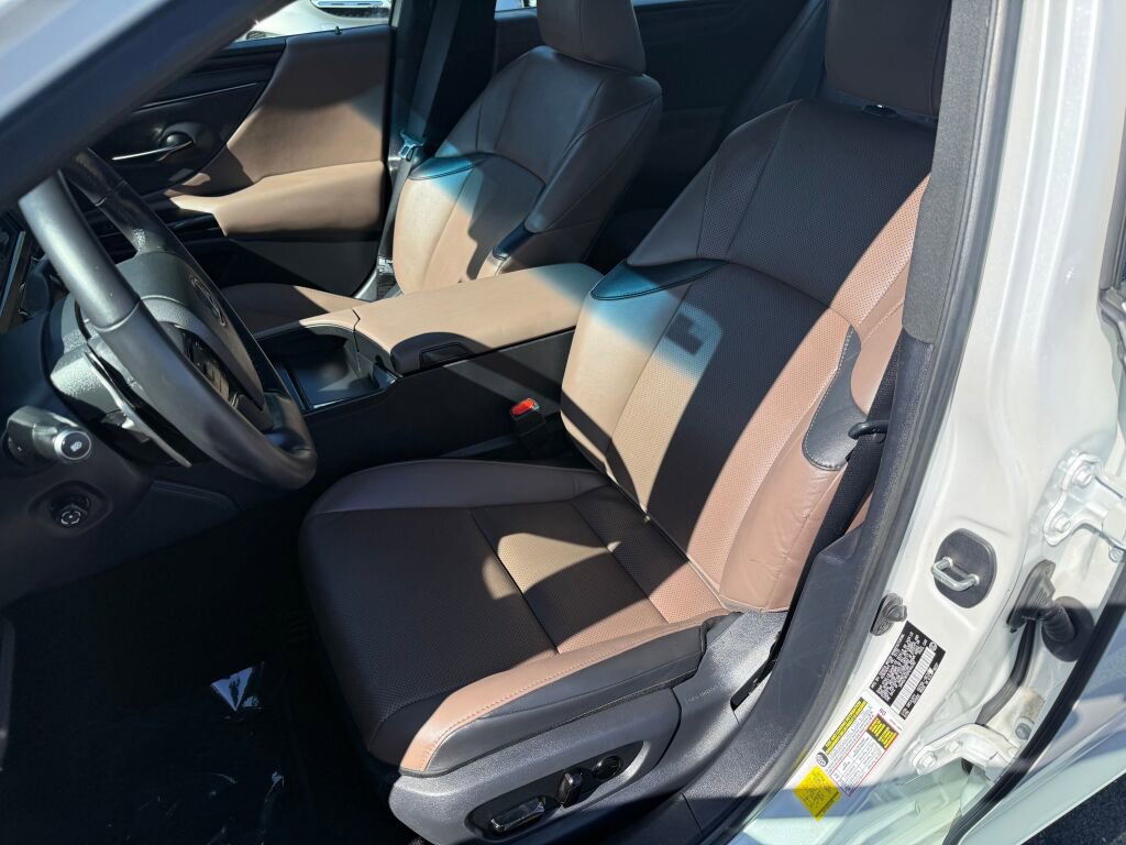 Used 2023 Lexus ES 350 w/ Premium Package FWD image 11