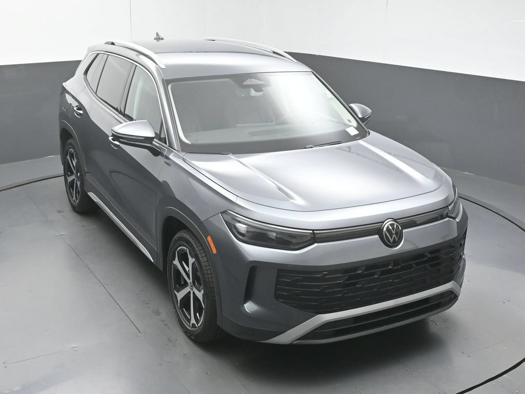 New 2026 Volkswagen Tiguan SE FWD image 39
