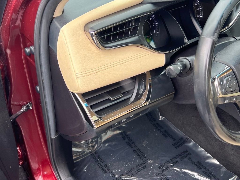 Used 2016 Toyota Avalon Touring image 12