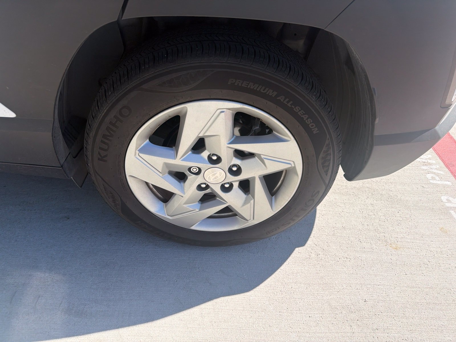 Used 2025 Hyundai Kona SE FWD image 9