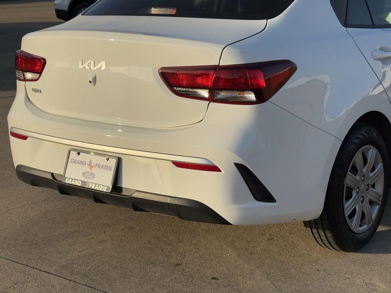 Used 2023 Kia Rio LX image 8