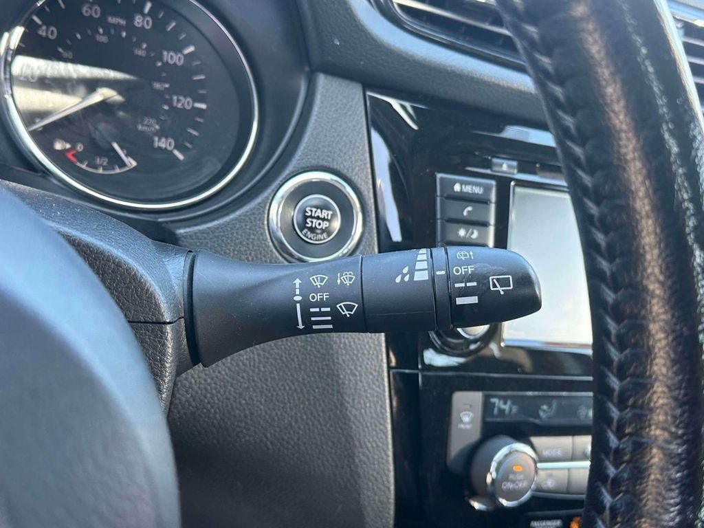 Used 2022 Nissan Rogue Sport SV AWD/4WD image 25