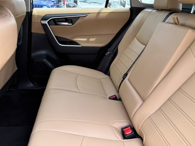 Used 2025 Toyota RAV4 XLE Premium image 31