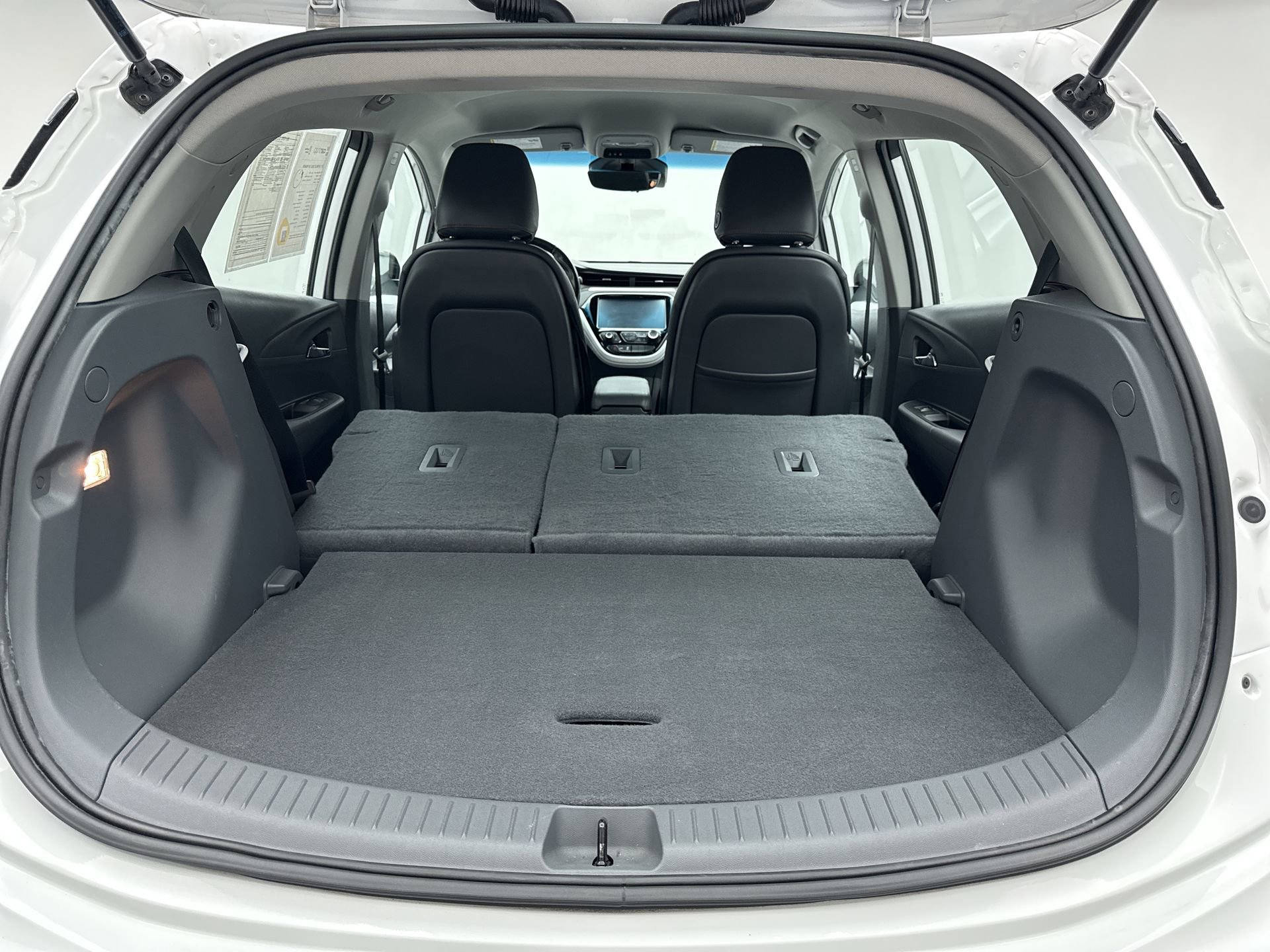Used 2021 Chevrolet Bolt Premier w/ Infotainment Package FWD image 22