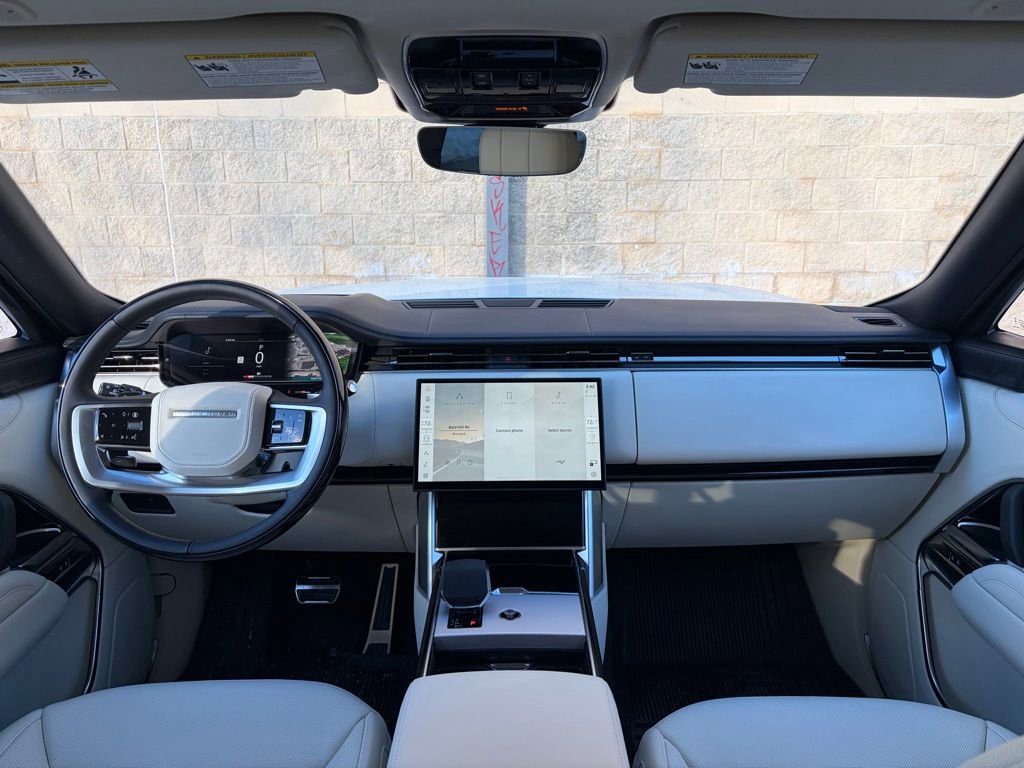 New 2025 Land Rover Range Rover SE image 17