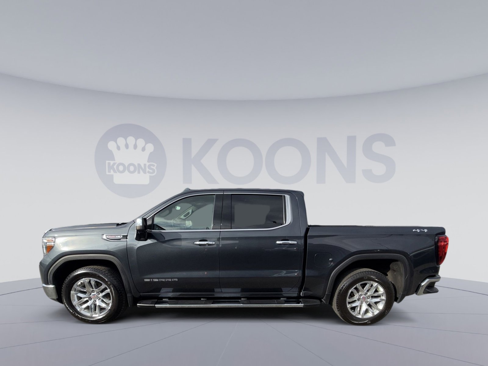 Used 2022 GMC Sierra 1500 SLT w/ SLT Premium Plus Package image 2