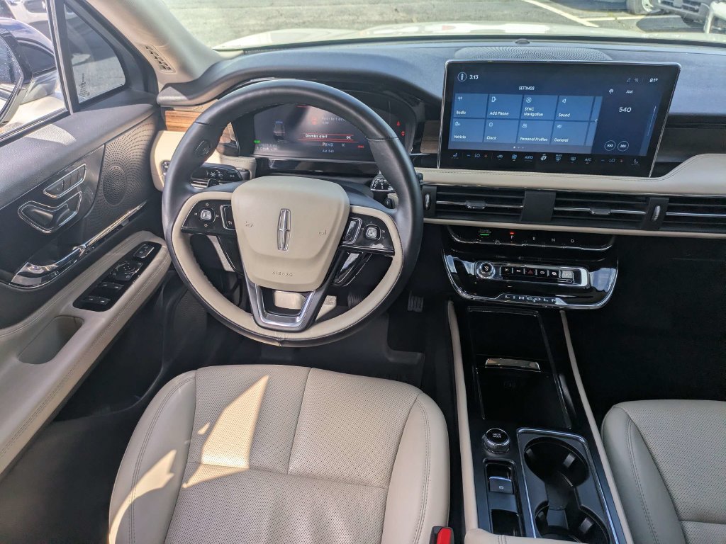 Certified 2025 Lincoln Corsair Grand Touring AWD/4WD image 18