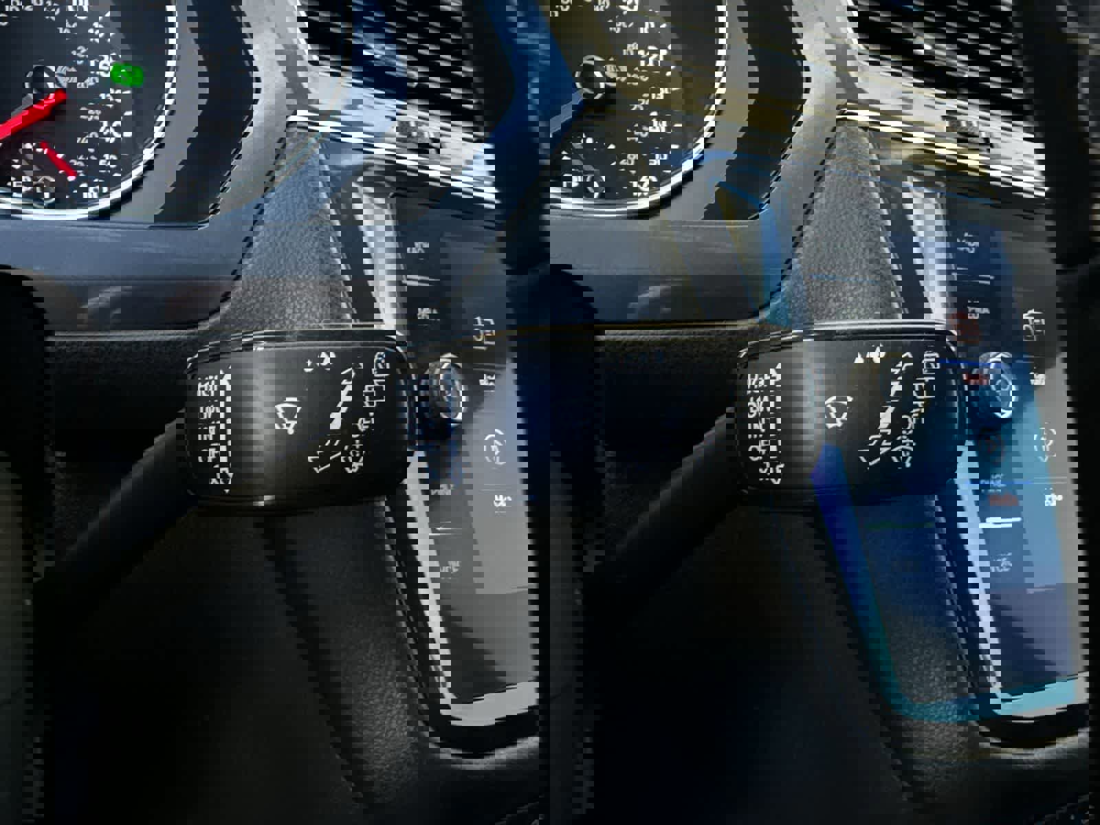 Used 2021 Volkswagen Tiguan SE R-Line w/ 2-Row Tiguan MDO Package image 27