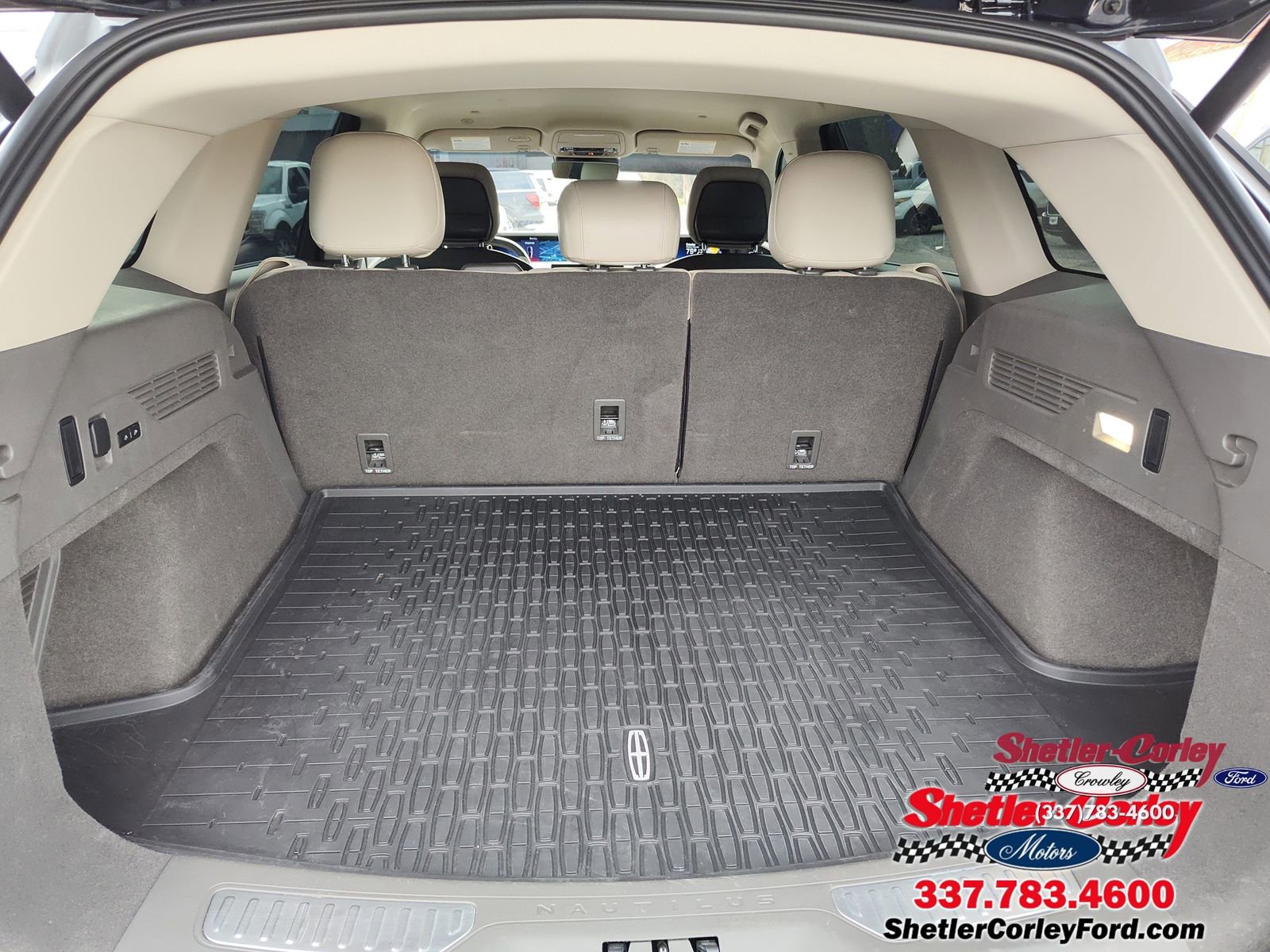 Used 2024 Lincoln Nautilus Premier image 7