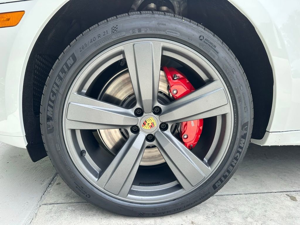 Used 2025 Porsche Macan GTS image 41