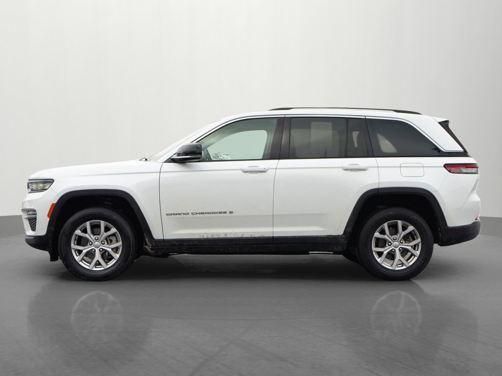 Used 2022 Jeep Grand Cherokee Limited image 4