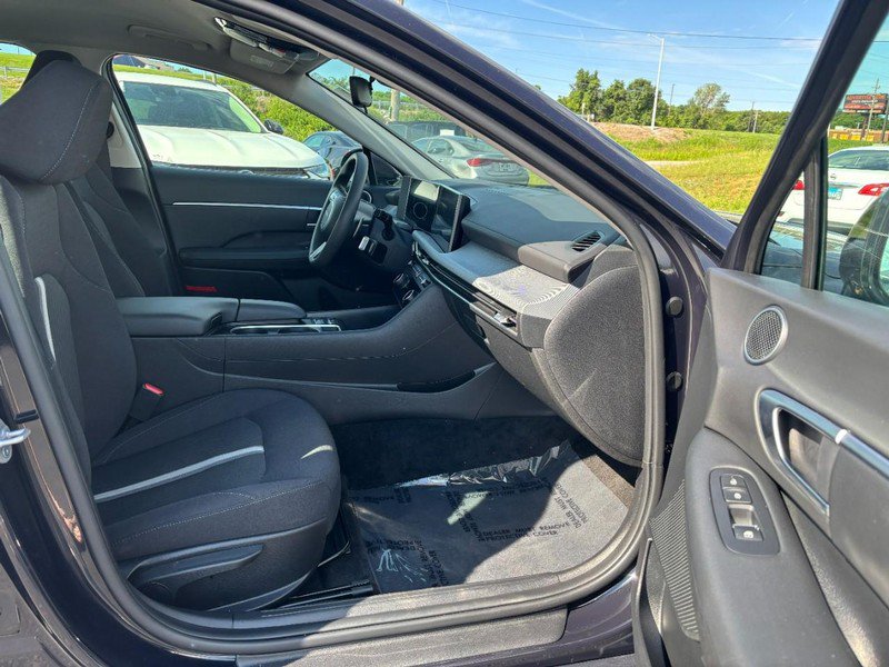 Used 2025 Hyundai Sonata SEL FWD image 12