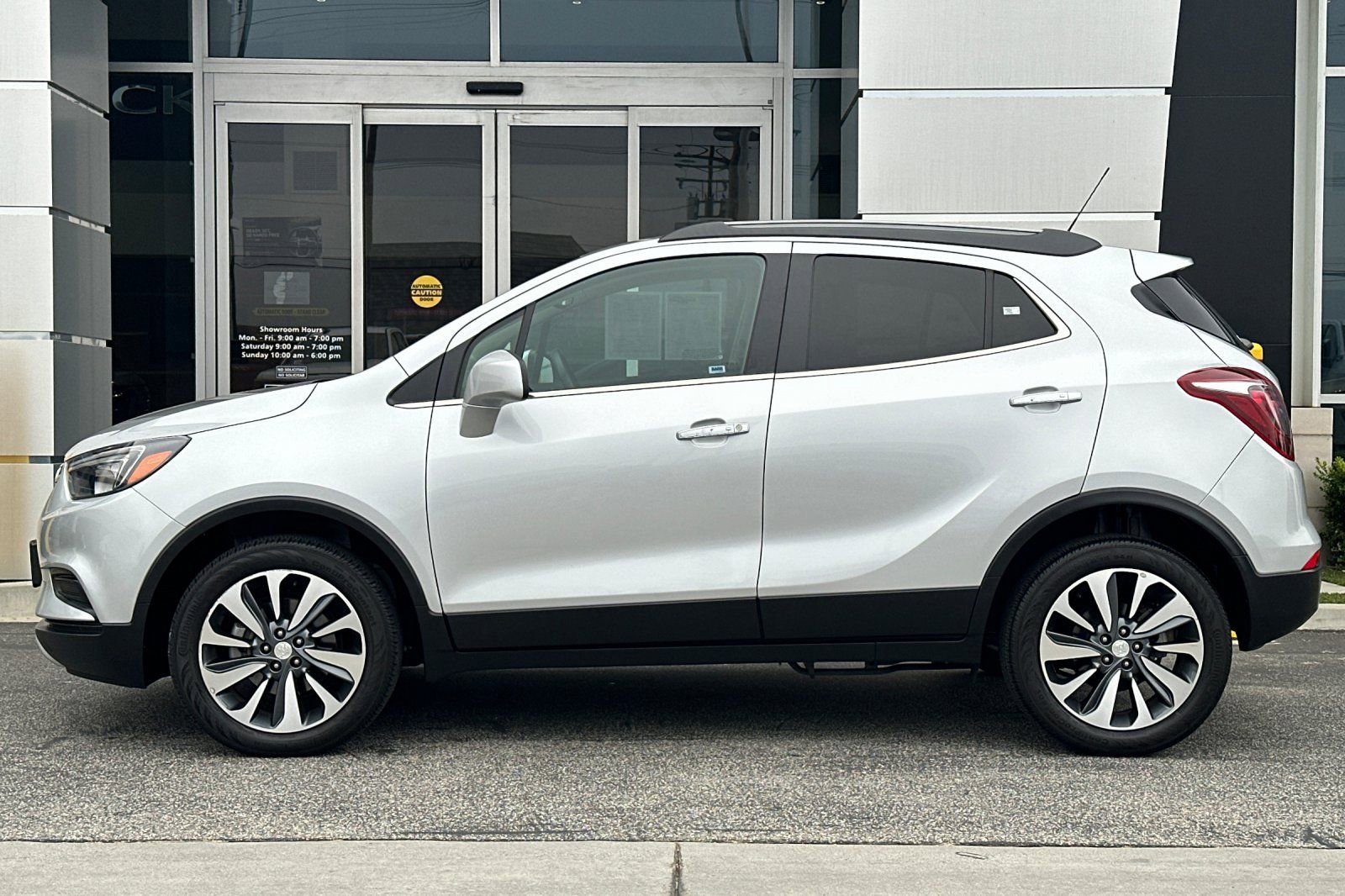 Certified 2022 Buick Encore Preferred w/ Safety Package image 7