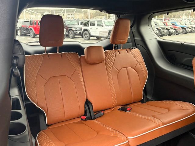 New 2026 Chrysler Pacifica Pinnacle AWD/4WD image 36