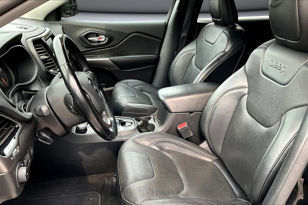 Used 2021 Jeep Cherokee Limited image 16