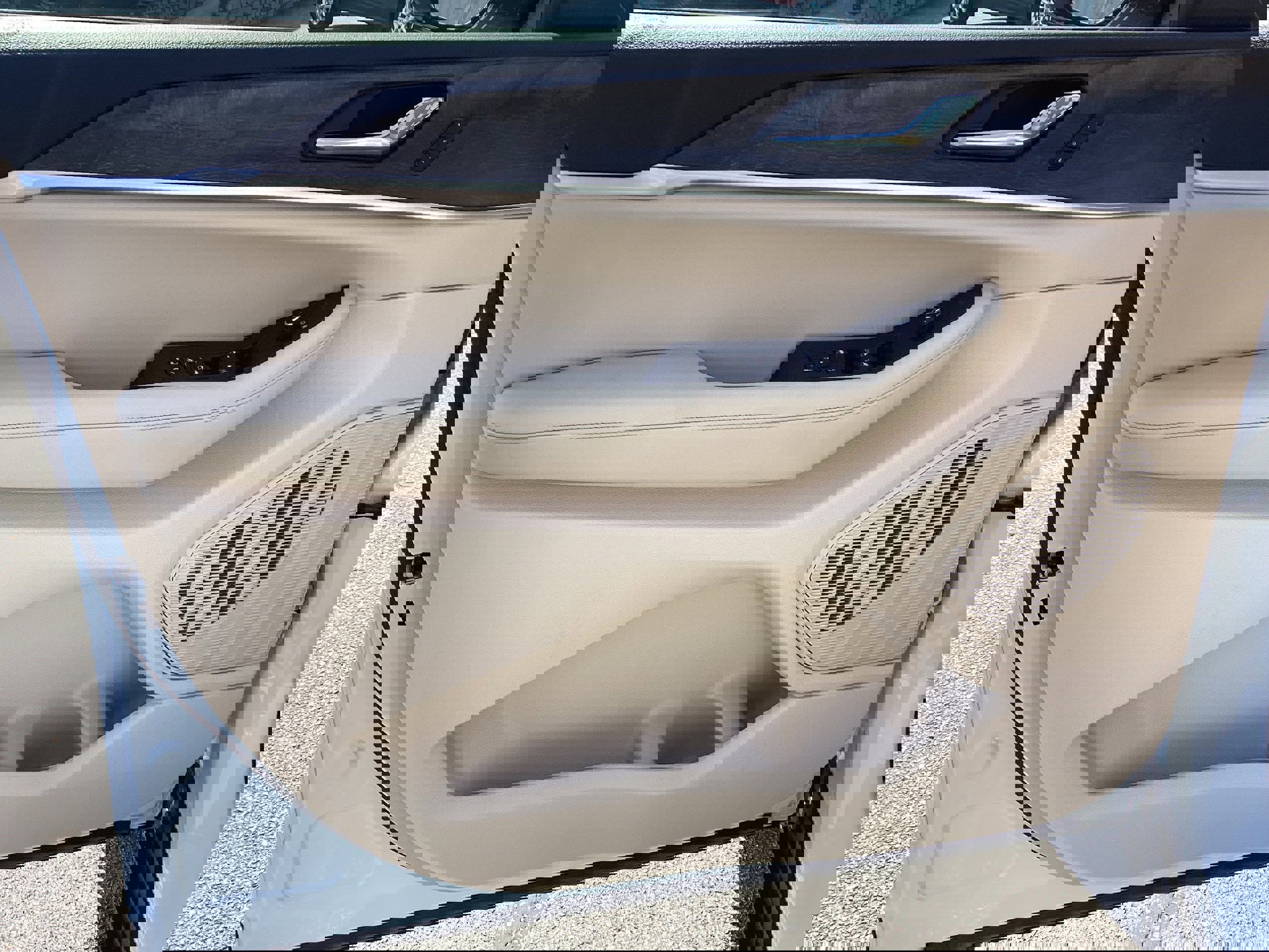 Used 2024 Jeep Grand Cherokee Limited image 16