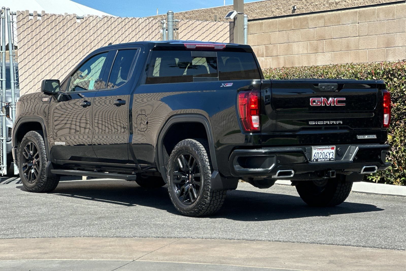 Certified 2022 GMC Sierra 1500 Elevation w/ Preferred Package AWD/4WD image 6