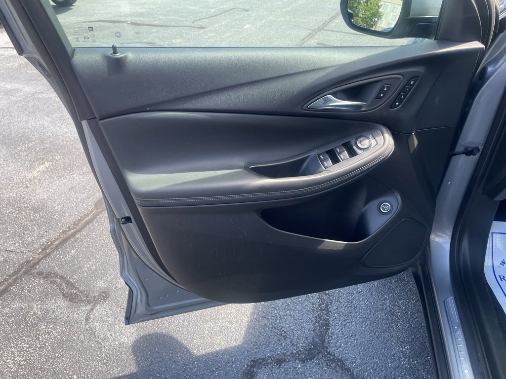 Used 2023 Buick Encore GX Essence w/ Experience Buick Package image 11