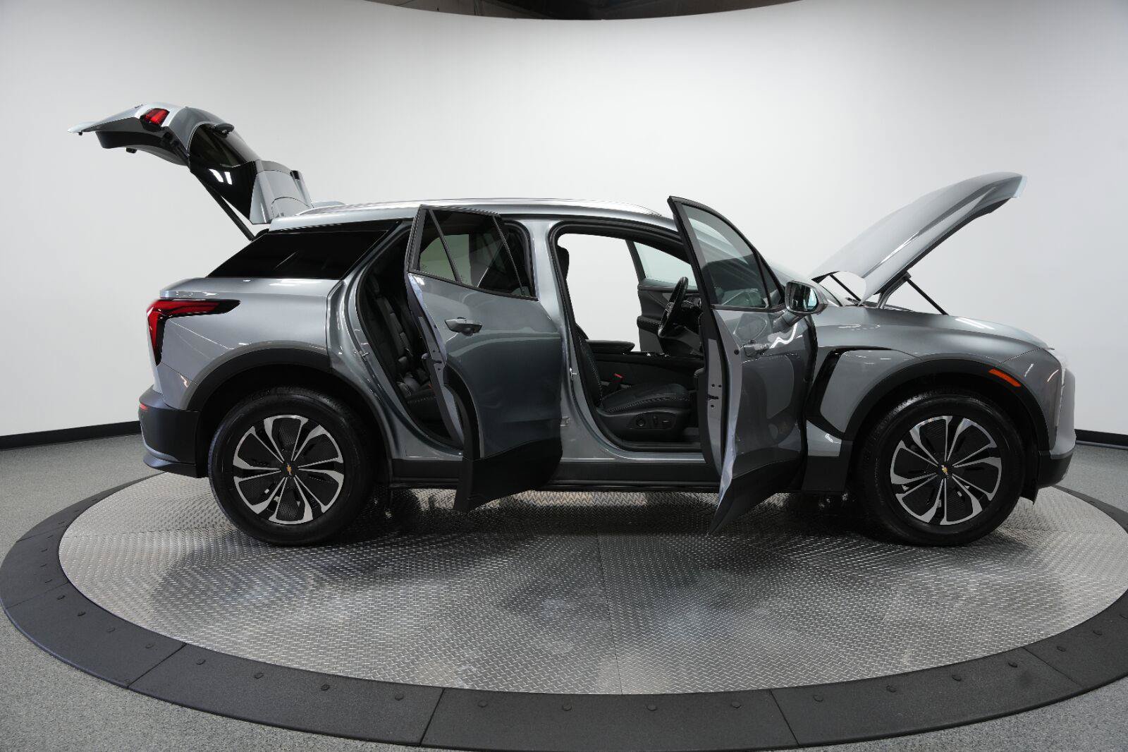 Certified 2024 Chevrolet Blazer EV LT AWD/4WD image 11